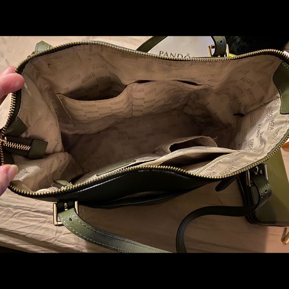 Michael Kors purse and wallet - Picture 4 of 6